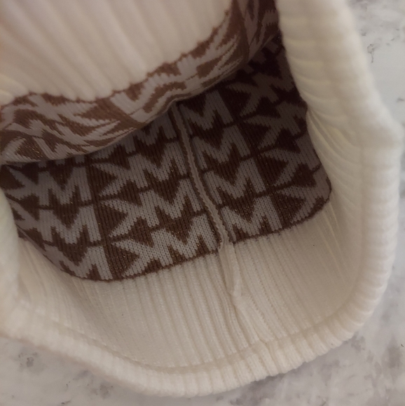 🆕️brand new without tags Michael kors beanie - Picture 2 of 4